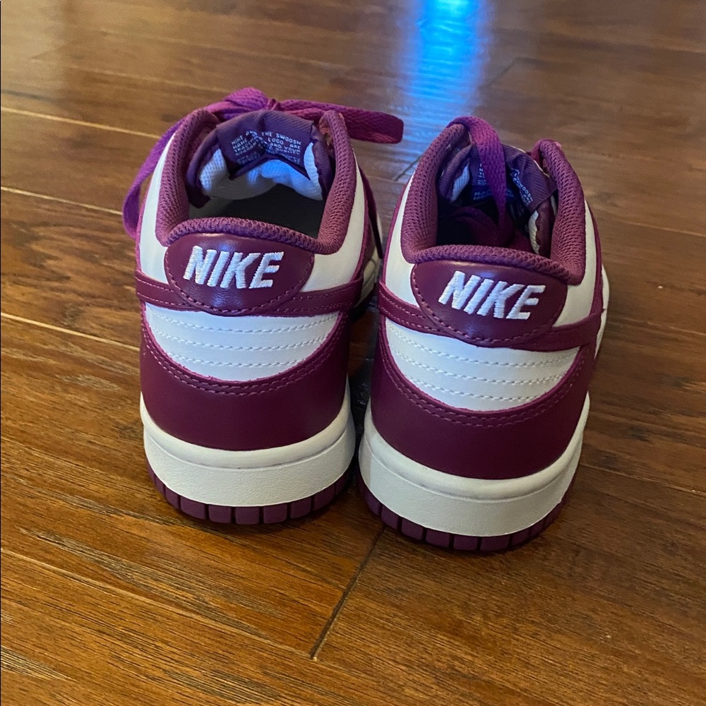 NWT Nike Purple Dunk Low Size 6.5Y - Picture 5 of 7